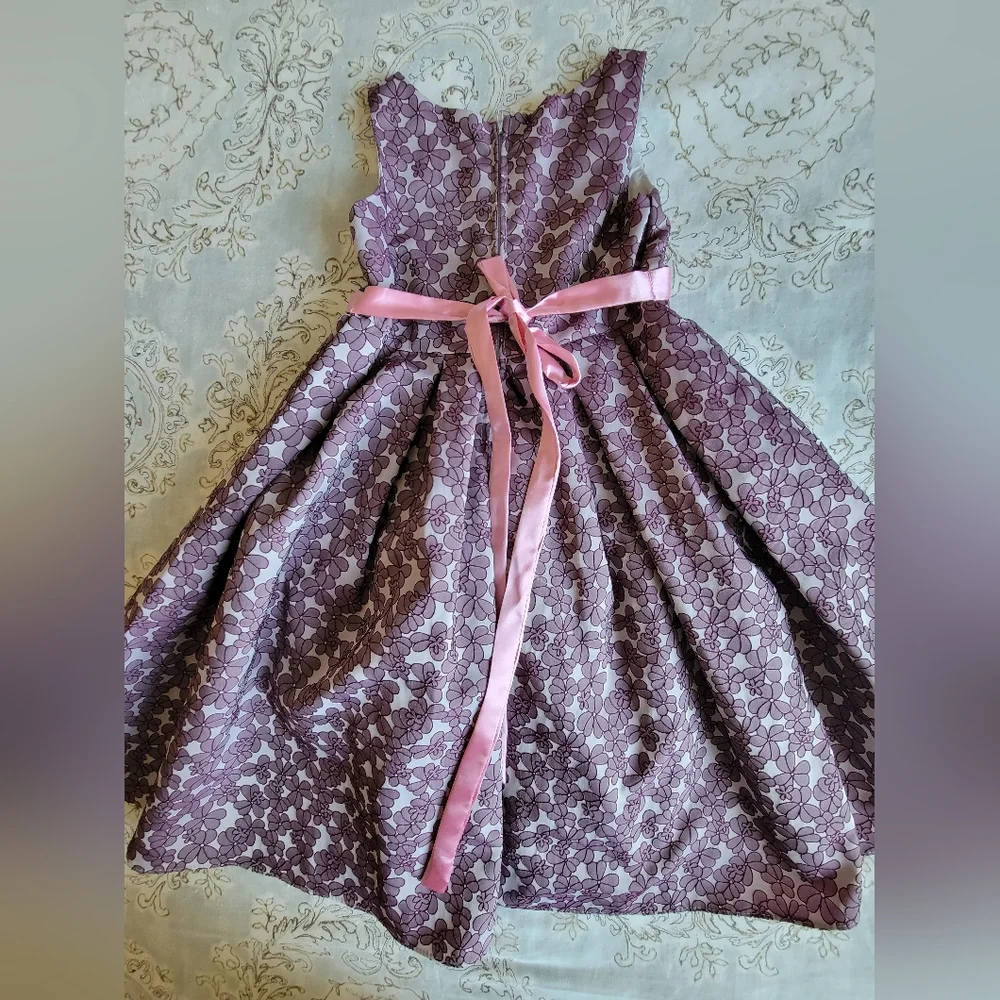NWOT Girls size 6 Dress with tulle underskirt. Zipper and sash at back. - Picture 3 of 6